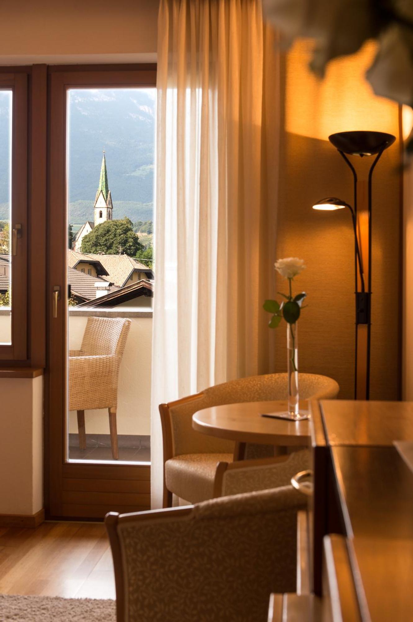 Hotel Spitaler Eppan an der Weinstraße Exterior foto